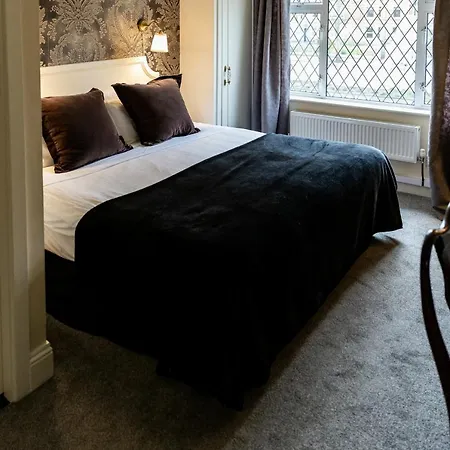 Aaron Court فندق مبيت وإفطار 3*