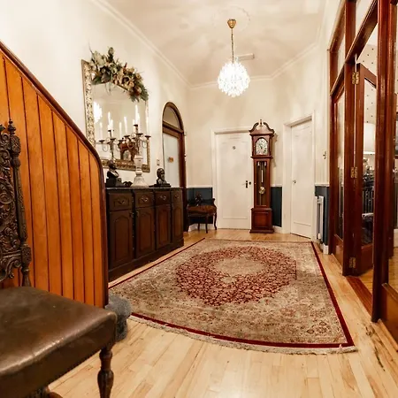 فندق مبيت وإفطار Aaron Court