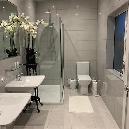 فندق مبيت وإفطار Aaron Court دبلن