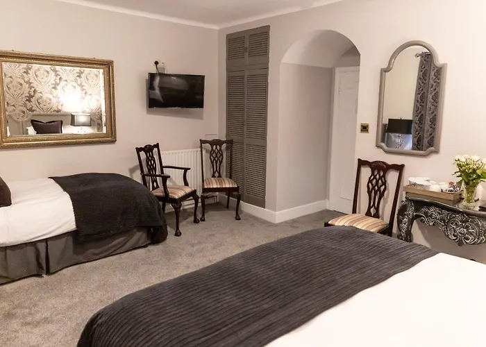 Aaron Court Bed & Breakfast 3*