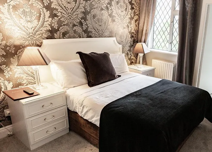 Aaron Court Bed & Breakfast 3*