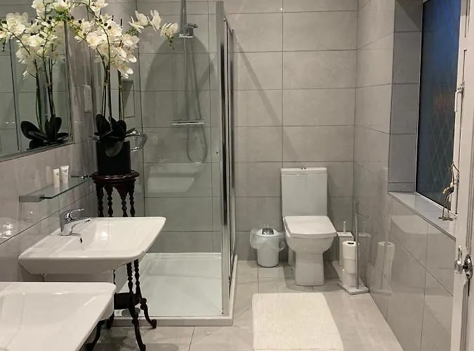 Bed & Breakfast Aaron Court Dublin