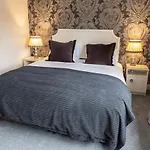 Aaron Court 3*