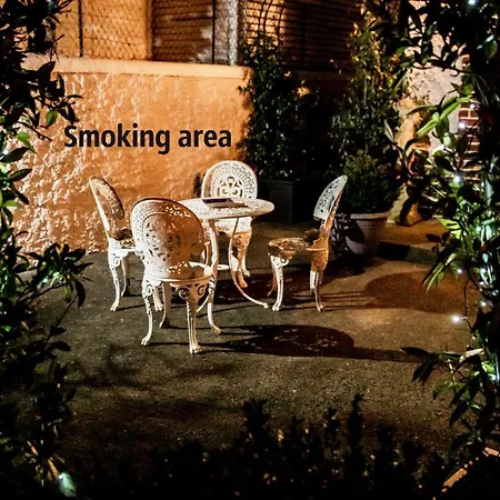 Aaron Court Bed and breakfast