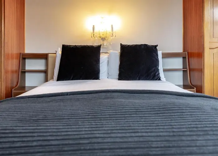 Aaron Court 더블린