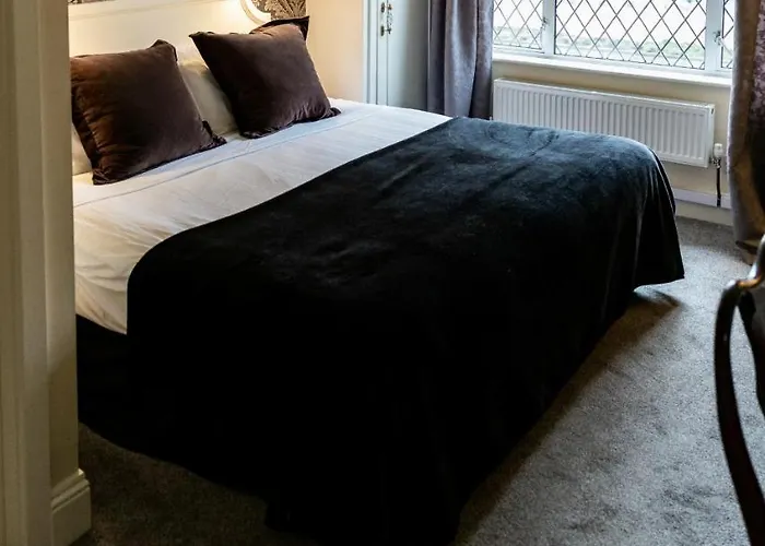 Aaron Court Bed & Breakfast 3*