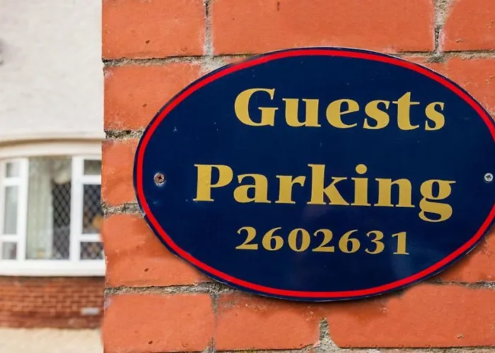 Aaron Court 都柏林