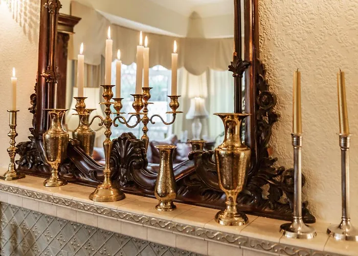 Bed & Breakfast Aaron Court 3*